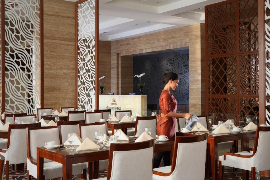 Hotel Grandhika Pemuda Semarang Dış mekan fotoğraf