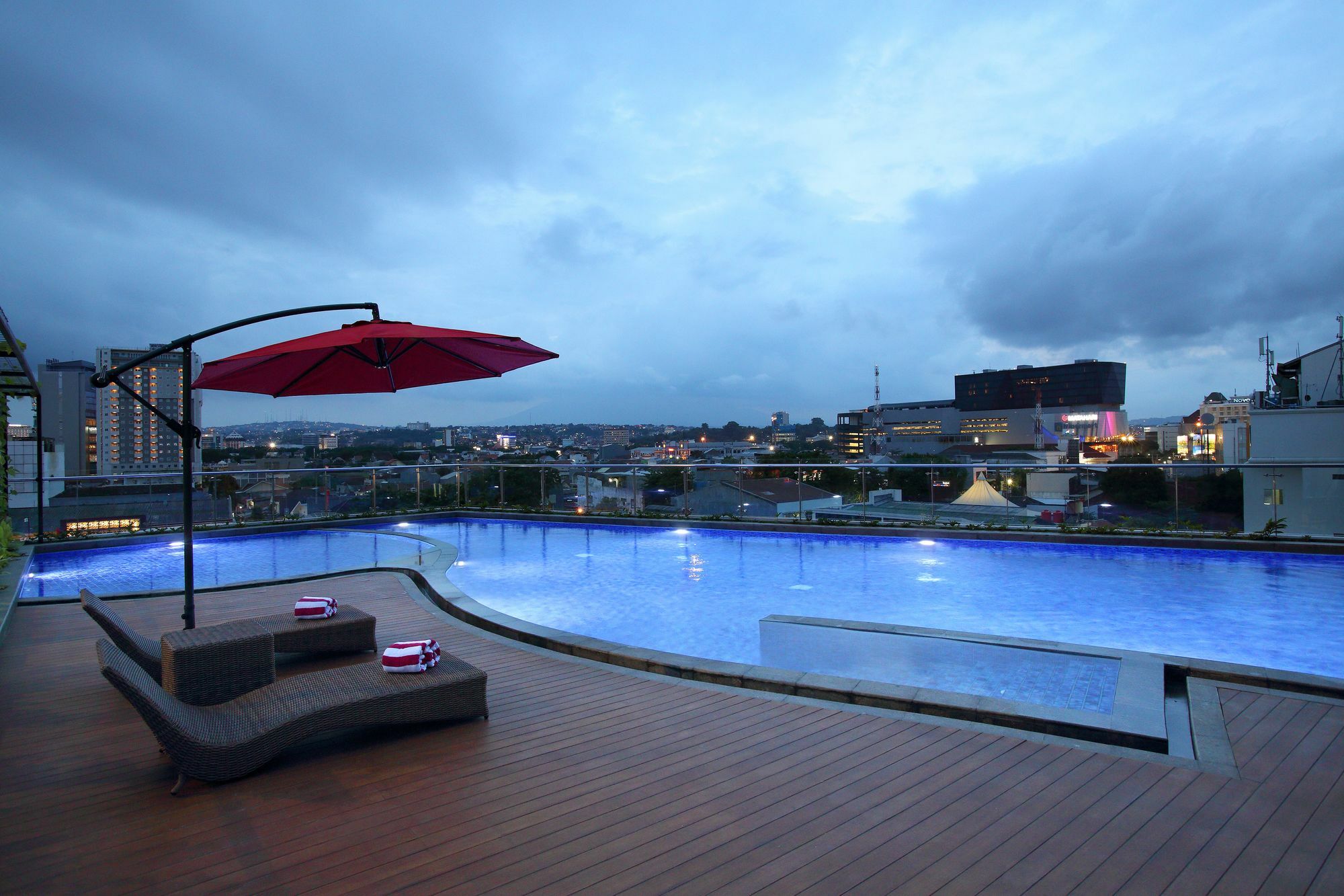 Hotel Grandhika Pemuda Semarang Dış mekan fotoğraf